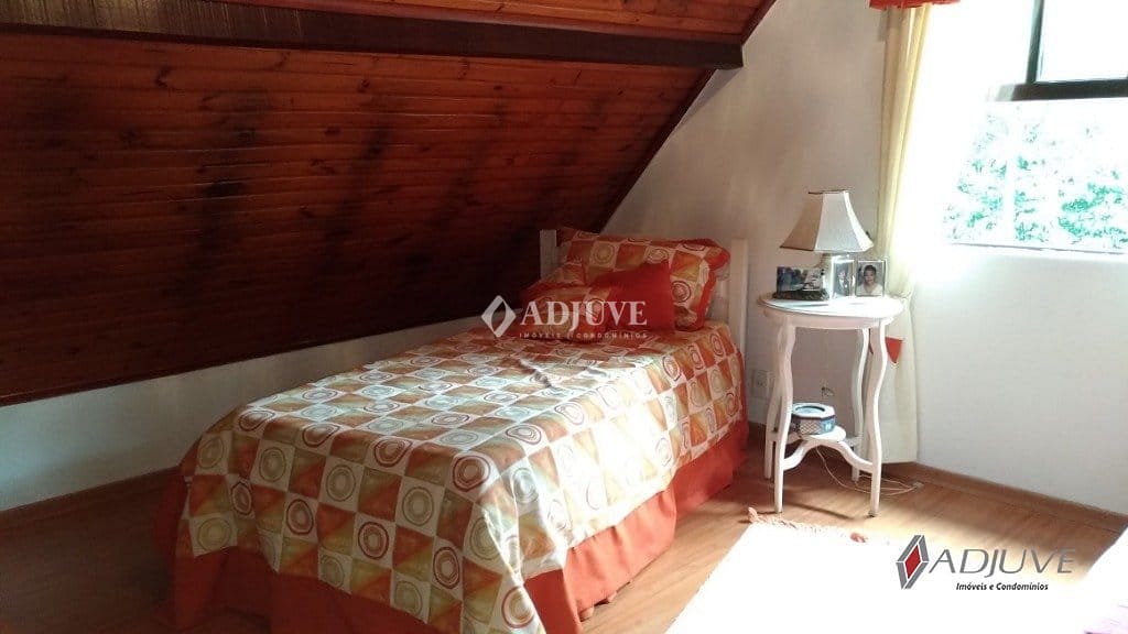 Casa à venda com 5 quartos, 321m² - Foto 16