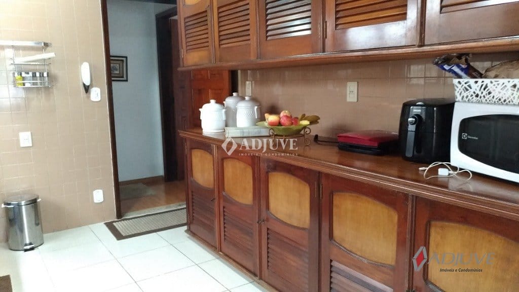 Casa à venda com 5 quartos, 321m² - Foto 28
