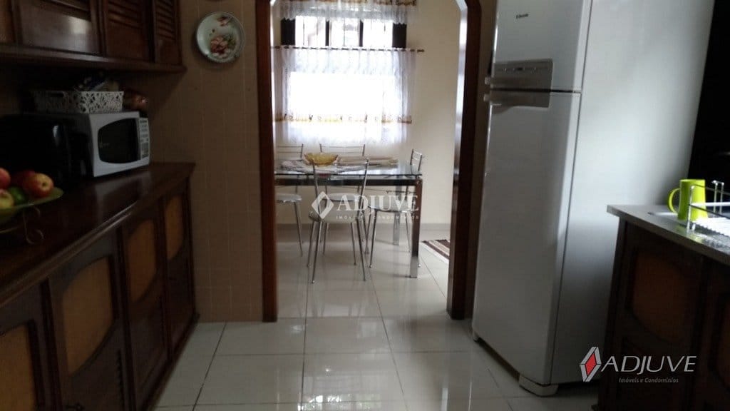 Casa à venda com 5 quartos, 321m² - Foto 30
