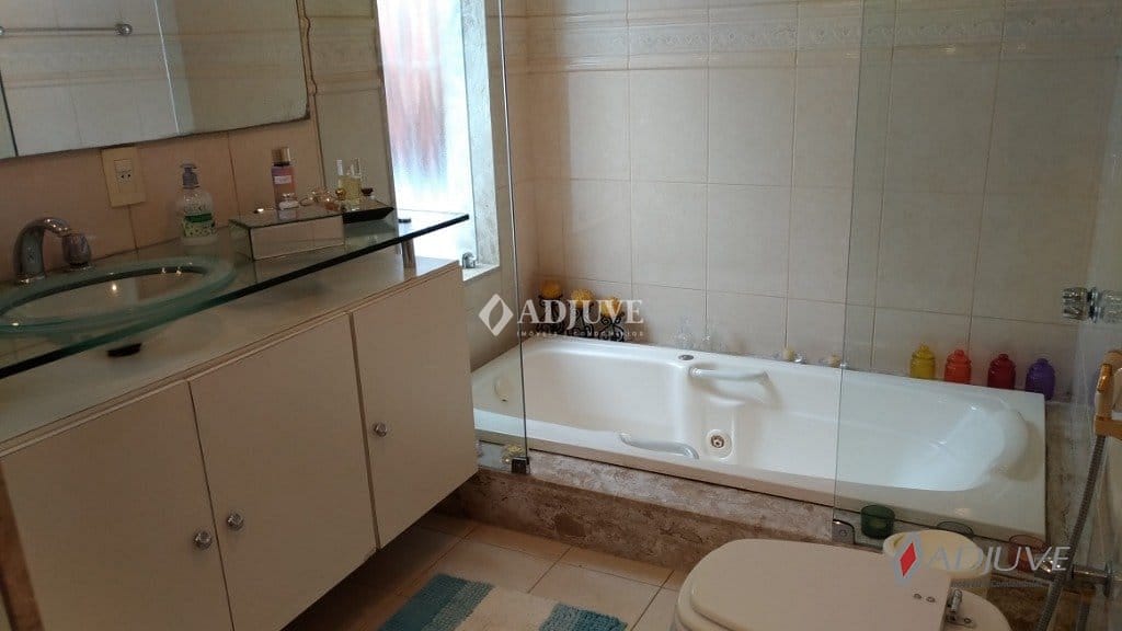 Casa à venda com 5 quartos, 321m² - Foto 24