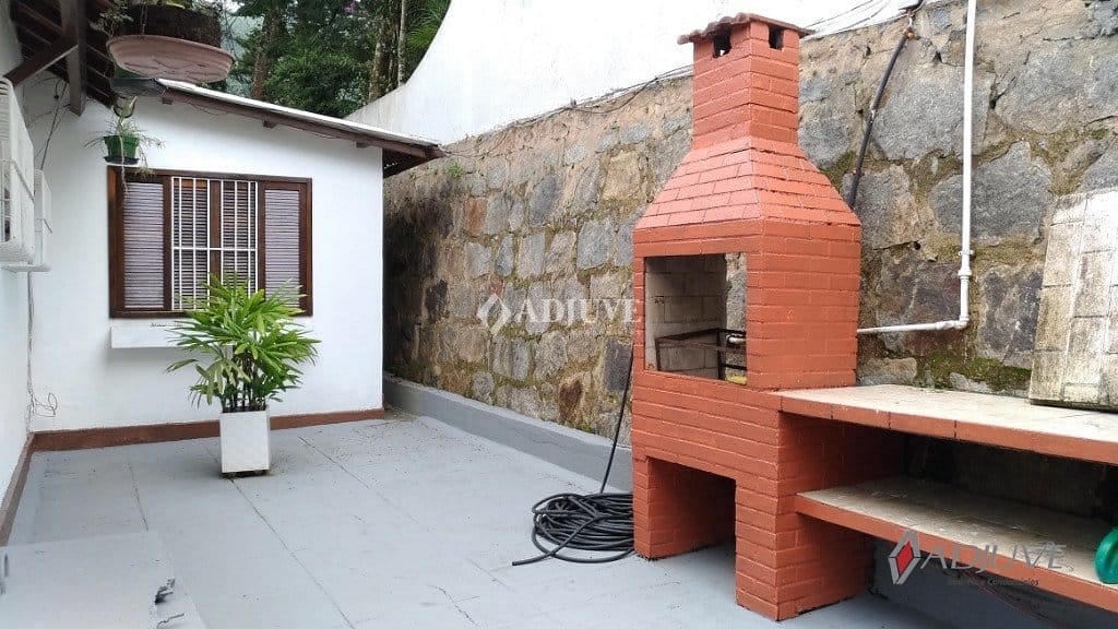Casa à venda com 5 quartos, 321m² - Foto 12