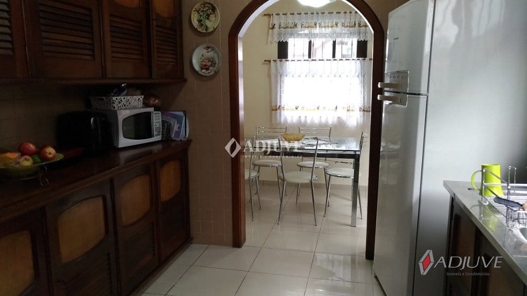 Casa à venda com 5 quartos, 321m² - Foto 31