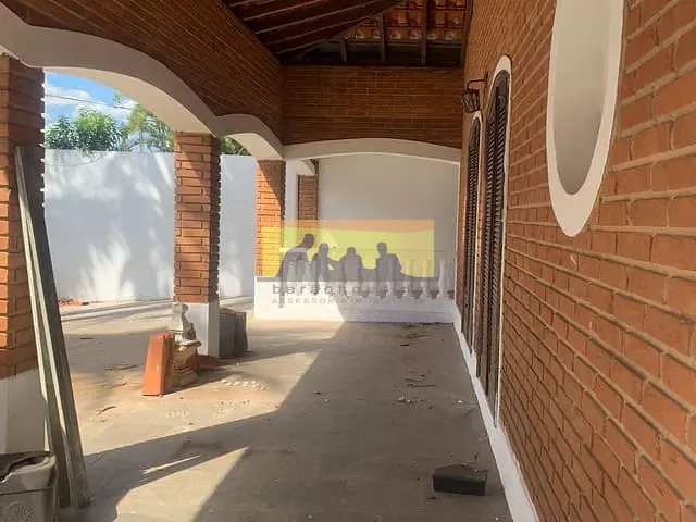 Casa com 573m² 4 quartos e 1 banheiro, para alugar, no bairro Parque das Universidades em Campinas