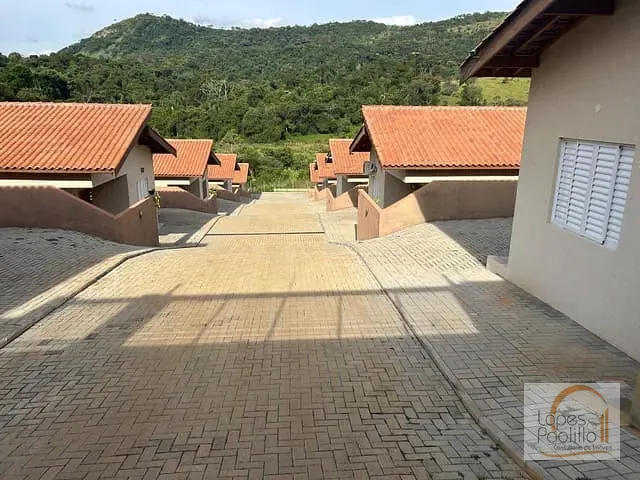 Casa com 227m² 2 quartos e 2 banheiros, à venda, no bairro Ribeirão dos Porcos em Atibaia