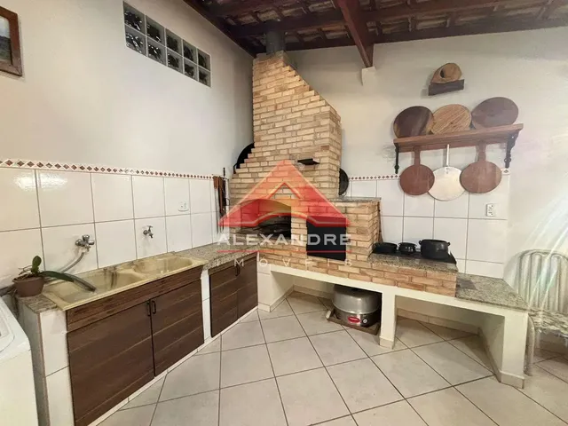 Casa com 138m² 4 quartos e 1 banheiro, à venda, no bairro Jardim Ismênia em São José Dos Campos