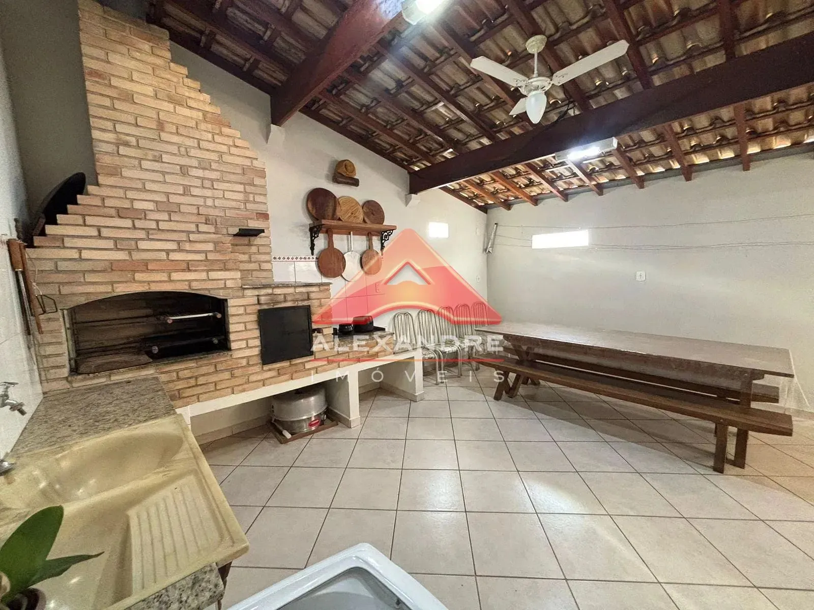 Casa, 4 quartos, 224 m² - Foto 1