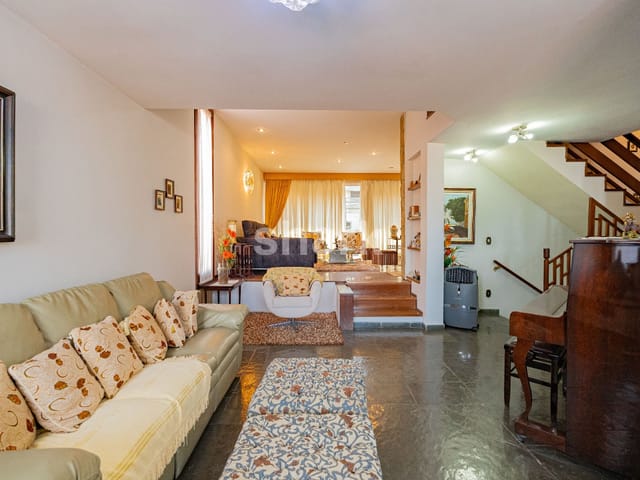Casa com 555m² 4 quartos e 4 banheiros, à venda, no bairro Alphaville em Santana de Parnaíba