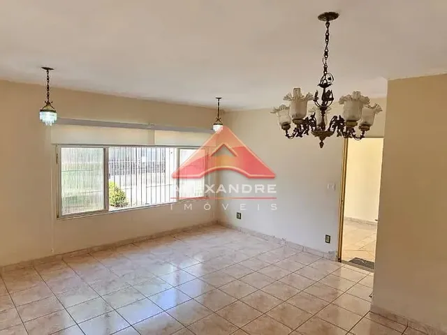 Casa com 10m² 3 quartos e 1 banheiro, à venda, no bairro Vila Industrial em São José Dos Campos
