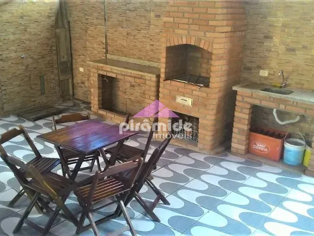 Casa com 170m² 3 quartos e 2 banheiros, à venda, no bairro São Francisco da Praia em São Sebastião