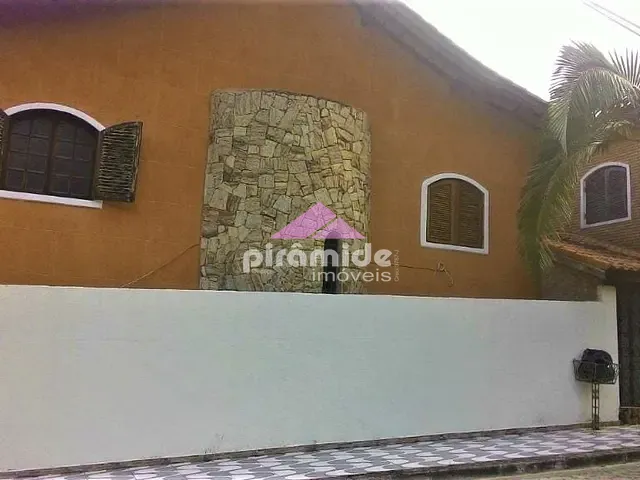Casa com 170m² 3 quartos e 2 banheiros, à venda, no bairro São Francisco da Praia em São Sebastião
