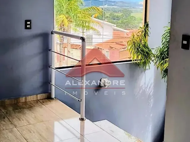 Casa com 10m² 4 quartos e 3 banheiros, à venda, no bairro Jardim Terras de São João em Jacareí