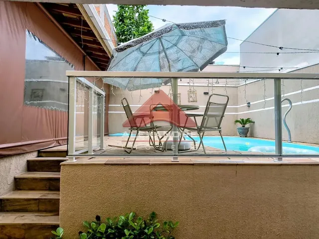 Casa com 10m² 4 quartos e 3 banheiros, à venda, no bairro Jardim Terras de São João em Jacareí