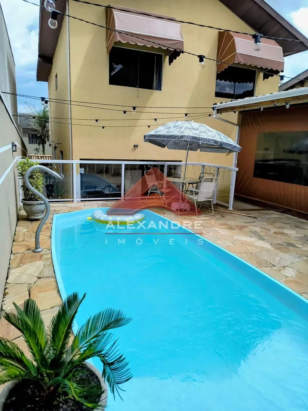 Casa, 4 quartos, 178 m² - Foto 1