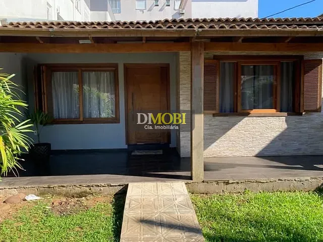 Casa com 350m² 3 quartos e 4 banheiros, para alugar, no bairro Centro em Gravataí