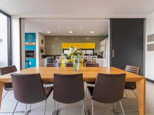 Casa com 495m² 4 quartos e 6 banheiros, à venda, no bairro Estrela em Ponta Grossa