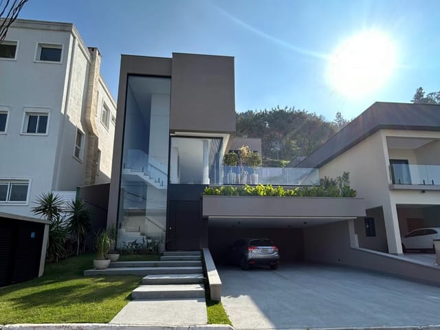 Casa com 448m² 4 quartos e 6 banheiros, à venda, no bairro Tamboré em Santana de Parnaíba