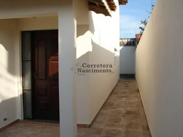 Casa com 240m² 3 quartos e 2 banheiros, à venda, no bairro Jardim Santa Maria em Jacareí
