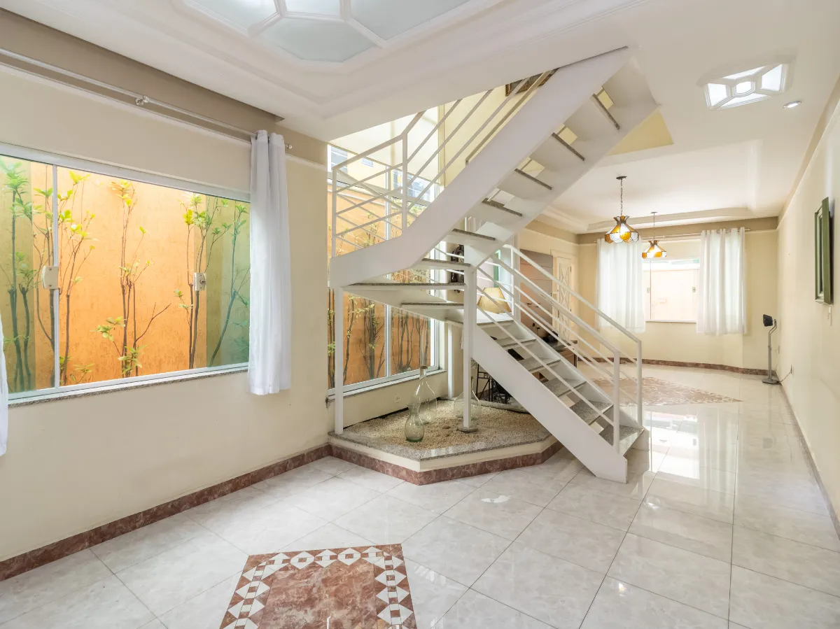 Casa para venda em Vila Dom Pedro II com 4 quartos, sendo 3 suítes, 140m²