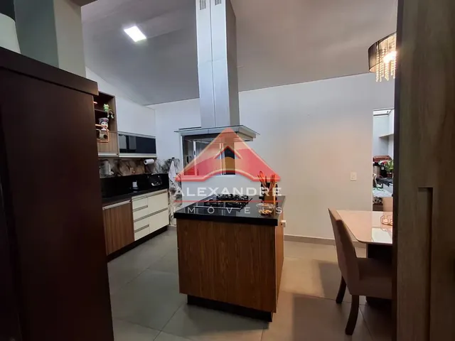 Casa com 10m² 2 quartos e 2 banheiros, à venda, no bairro Eugênio de Mello em São José Dos Campos