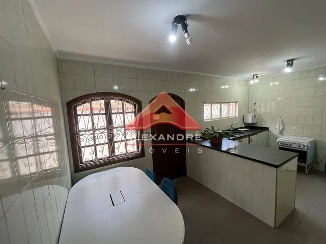Casa com 10m² 4 quartos e 4 banheiros, à venda, no bairro Vila Betânia em São José Dos Campos