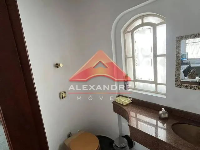 Casa com 10m² 4 quartos e 4 banheiros, à venda, no bairro Vila Betânia em São José Dos Campos