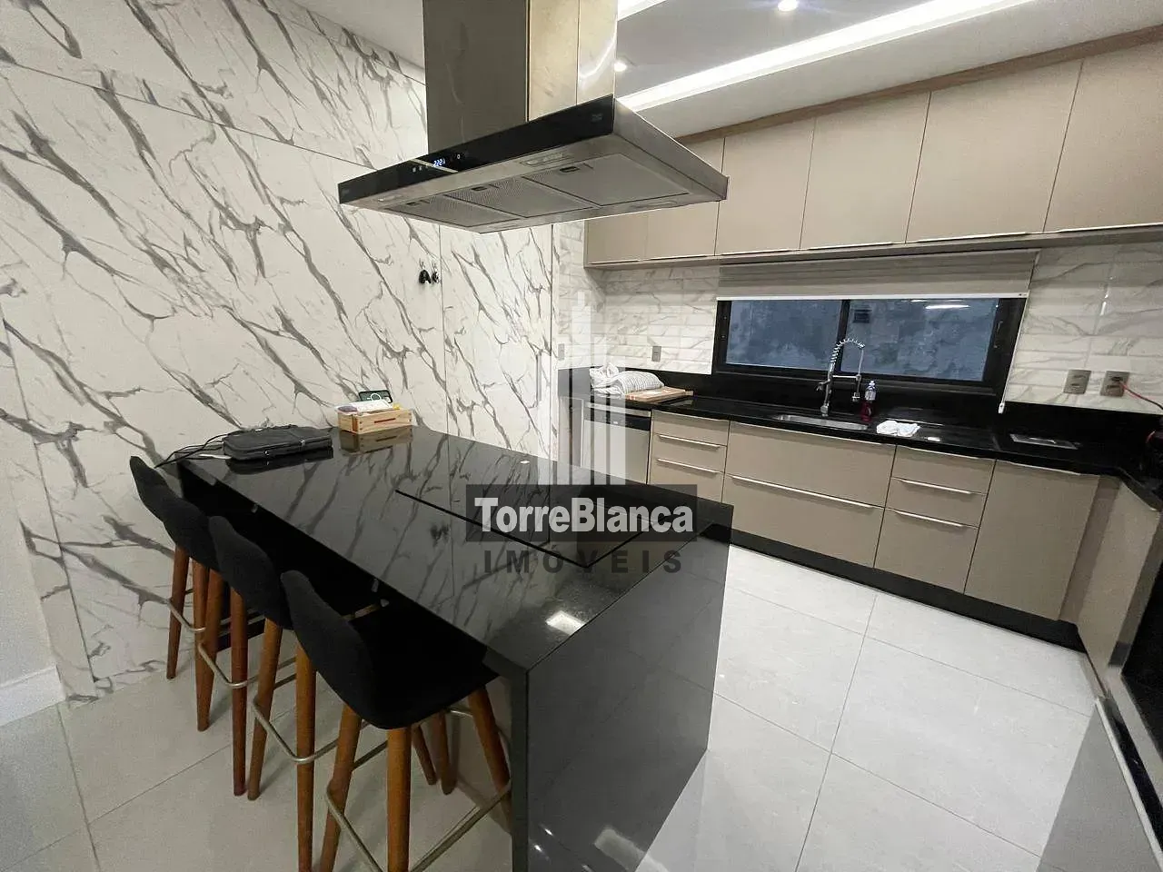 Casa, 4 quartos, 265 m² - Foto 13