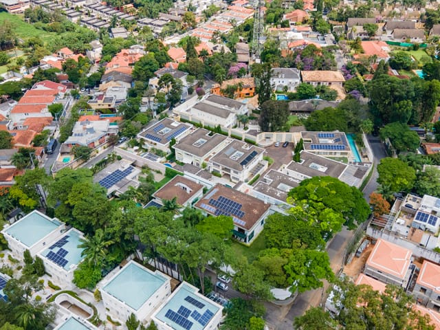 Casa com 2350m² 5 quartos e 9 banheiros, à venda, no bairro Chácara Monte Alegre em São Paulo
