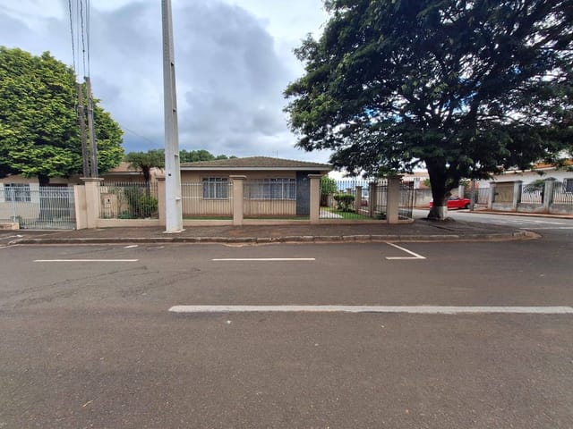 Casa de esquina à venda, Colônia Dona Luíza, Ponta Grossa, PR