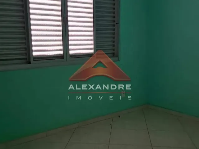 Casa com 10m² 3 quartos e 1 banheiro, para alugar, no bairro Jardim Ismênia em São José Dos Campos
