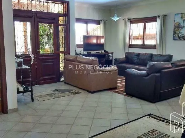 Casa com 17000m² 5 quartos e 6 banheiros, à venda, no bairro Jardim Josane em Sorocaba