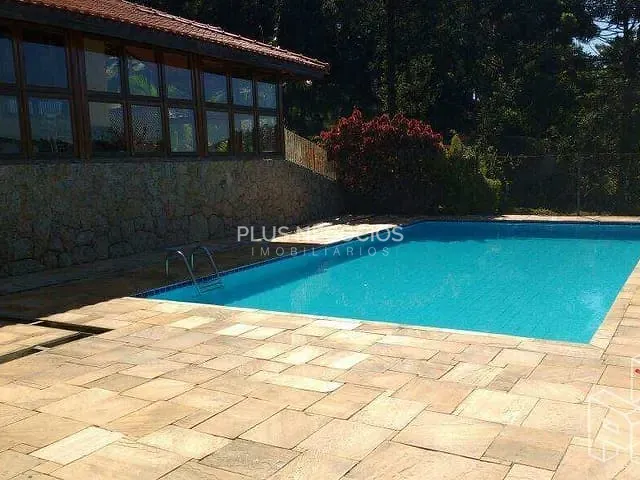 Casa com 17000m² 5 quartos e 6 banheiros, à venda, no bairro Jardim Josane em Sorocaba