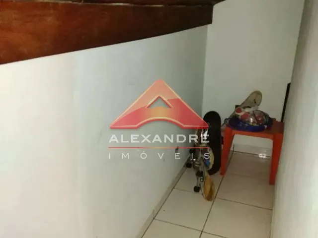 Casa com 10m² 4 quartos e 1 banheiro, à venda, no bairro Jardim Del Rey em São José Dos Campos
