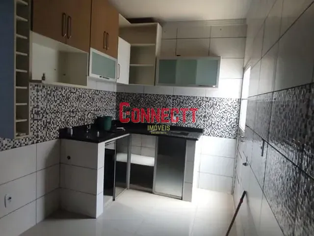 Casa com 160m² 4 quartos e 2 banheiros, à venda, no bairro Jardim Pedra Branca em Ribeirão Preto