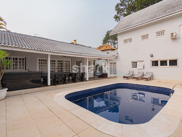 Casa com 980m² 5 quartos e 7 banheiros, à venda, no bairro Alphaville em Santana de Parnaíba