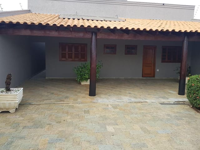 Foto do Casa - Casa com 3 dormitórios à venda, 10 m² por R$ 320.000,00 - Olinda - Uberaba/MG | ZUCATO IMOBILIARIA LTDA