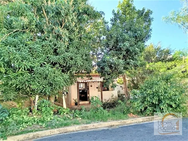 Casa com 405m² 4 quartos e 2 banheiros, à venda, no bairro Jardim América em Atibaia