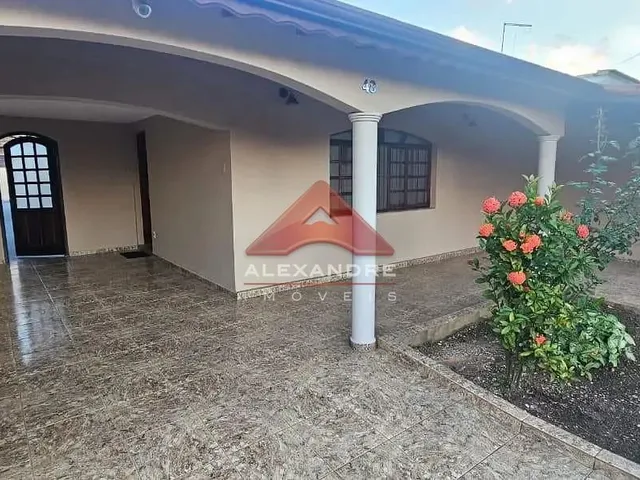 Casa com 300m² 3 quartos e 1 banheiro, para alugar, no bairro Vila Industrial em São José Dos Campos