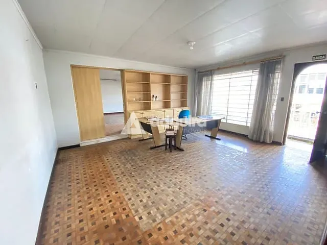 Sala com 391m², para alugar, no bairro Centro em Ponta Grossa