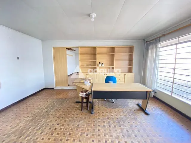Sala com 391m², para alugar, no bairro Centro em Ponta Grossa