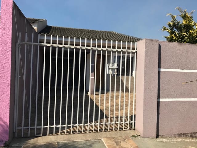 Foto do Casa - Casa à venda no Jardim Campo Alegre, com 2 quartos, 1 banheiro, 2 vagas de garagem e edícula com churrasqueira. Uvaranas, Ponta Grossa, PR | Adquira Imóveis