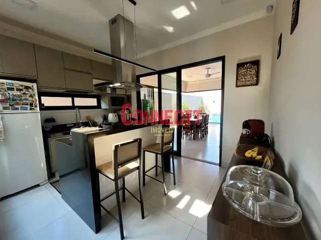 Casa com 360m² 3 quartos e 5 banheiros, à venda ou para alugar, no bairro Ribeirânia em Ribeirão Preto