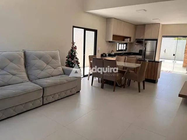 Casa com 282m² 3 quartos e 2 banheiros, à venda, no bairro Uvaranas em Ponta Grossa