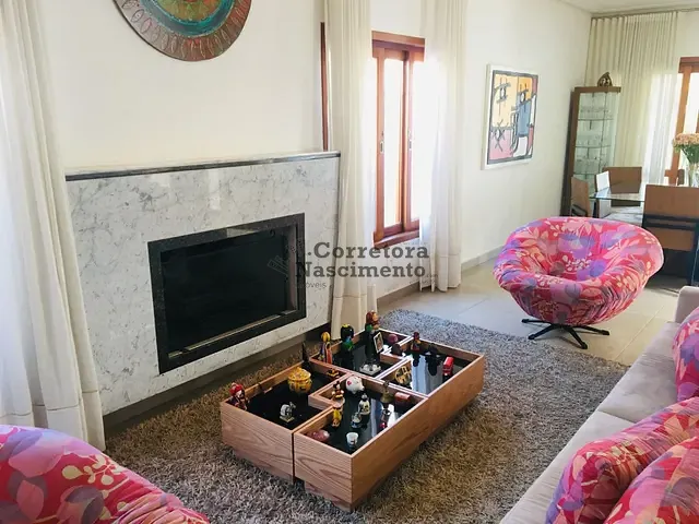 Casa com 360m² 3 quartos e 5 banheiros, à venda, no bairro Jardim Califórnia em Jacareí