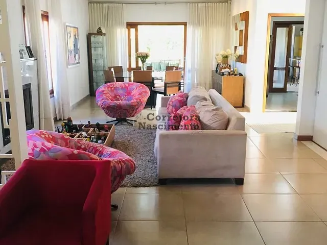 Casa com 360m² 3 quartos e 5 banheiros, à venda, no bairro Jardim Califórnia em Jacareí