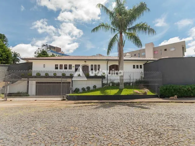 Casa com 1291m², à venda, no bairro Jardim Carvalho em Ponta Grossa