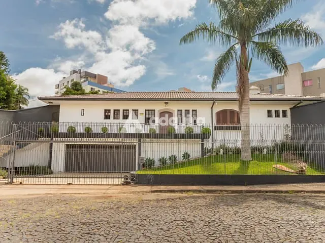 Casa com 1291m², à venda, no bairro Jardim Carvalho em Ponta Grossa