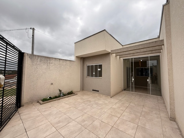 *Em Negociação* Locação e Venda - Casa com 3 quartos (sendo 1 suíte), 2 vagas, Churrasqueira, Cará-Cará.