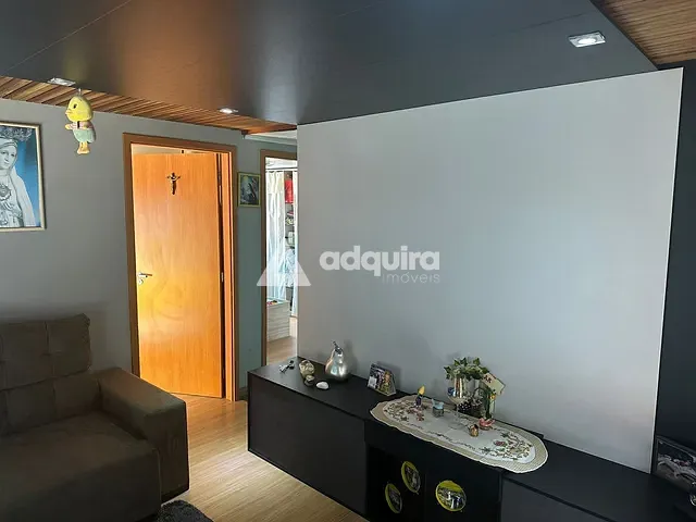 Casa com 560m² 5 quartos e 3 banheiros, à venda, no bairro Chapada em Ponta Grossa