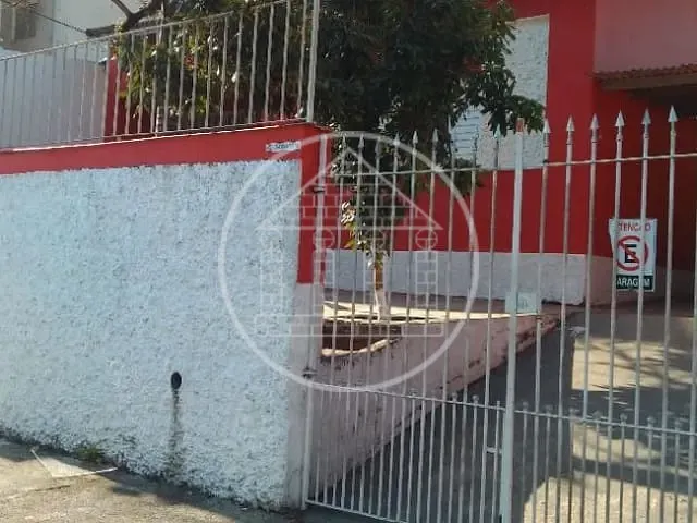 Casa com 250m² 3 quartos e 2 banheiros, à venda, no bairro Interlagos em São Paulo