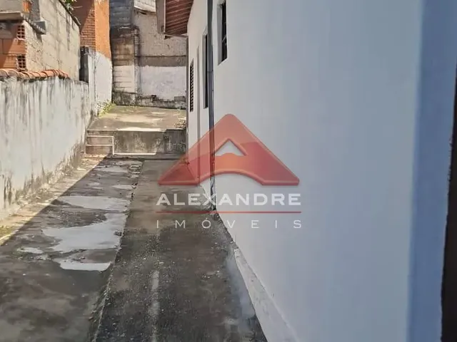 Casa com 10m² 1 quarto e 1 banheiro, para alugar, no bairro Vila Sanches em São José Dos Campos
